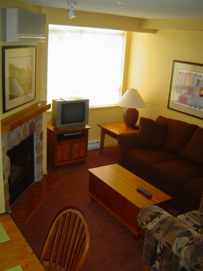 Deer Lodge Studio with a view Rainbow Mtn. Free Wi-Fi! Photographs